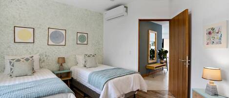 2 bedrooms, iron/ironing board, travel cot, free WiFi