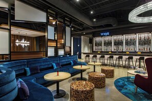2 bars/lounges - Aloft Providence Downtown (Providence)
