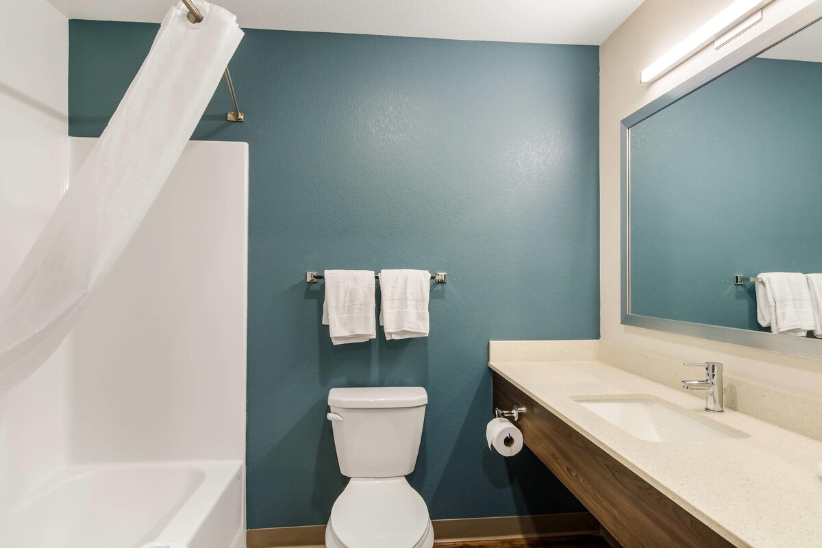 Desk, laptop workspace, blackout drapes, WiFi (free)