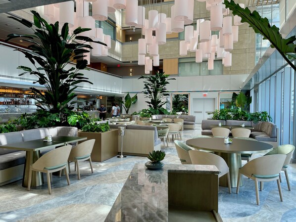 Dining - Luxury 1-bedroom in Hotel AKA Brickell Residence (Miami)