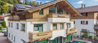 Holiday home 900 m from the ski lift