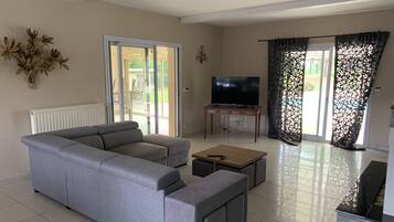 Télévision, cheminée