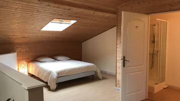 5 chambres, fer et planche à repasser, lit parapluie, Wi-Fi gratuit