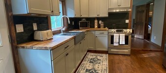 Peaceful Cabin for Family Fun or Romantic Getaway!