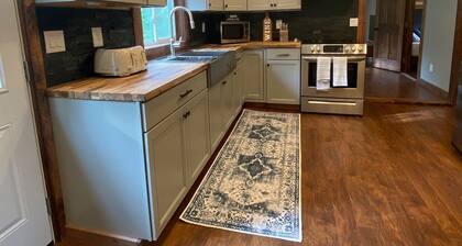 Peaceful Cabin for Family Fun or Romantic Getaway!