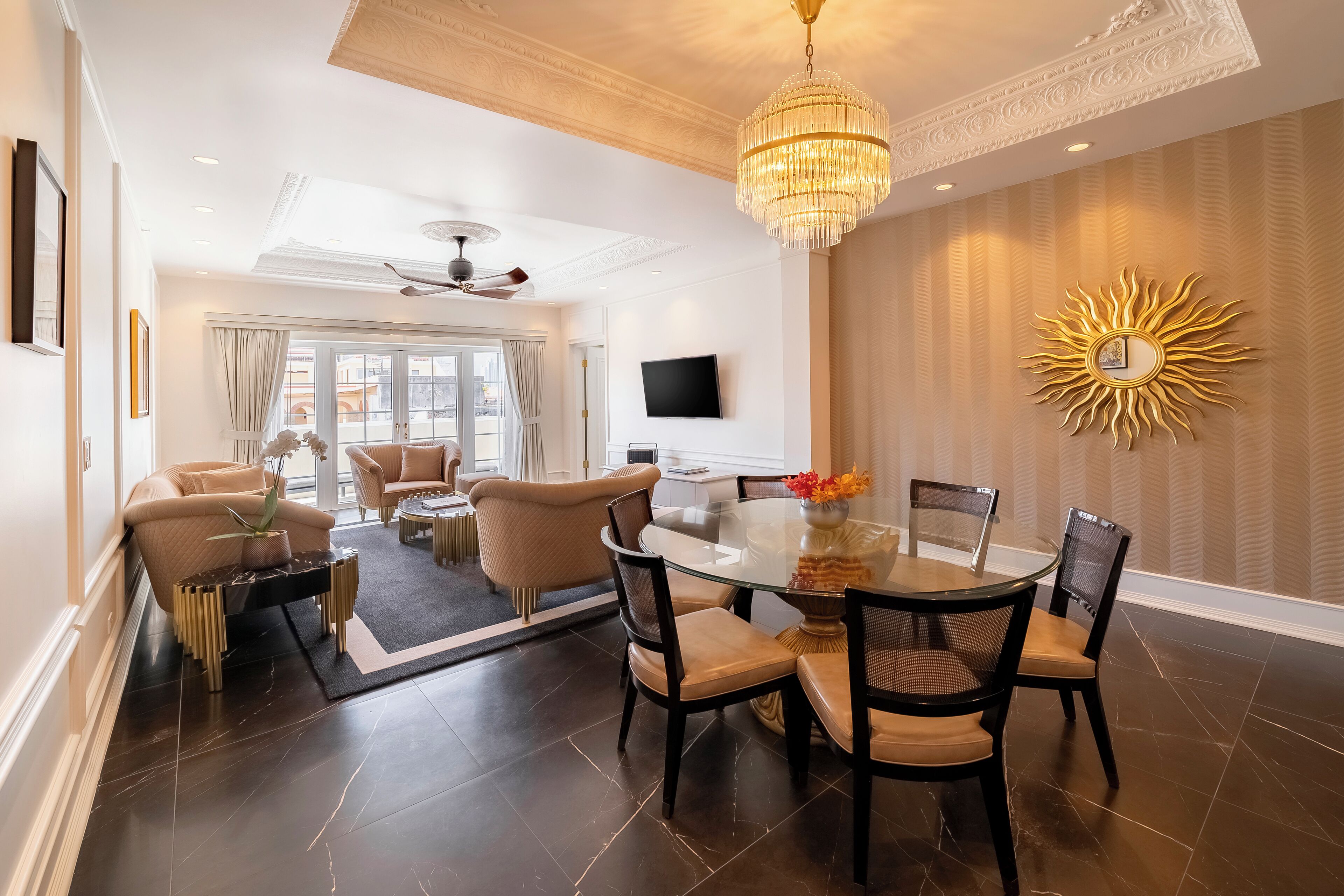 Presidential Suite (La Grande) | Living area | 55-inch LED TV with digital channels, TV, books