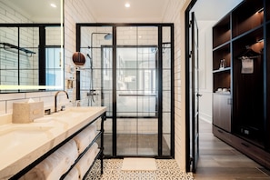 Zimmer, 2 Queen-Betten (Casco) | Badezimmer