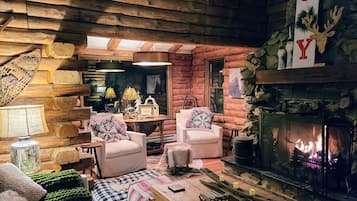 Smart TV, fireplace, DVD player, table football