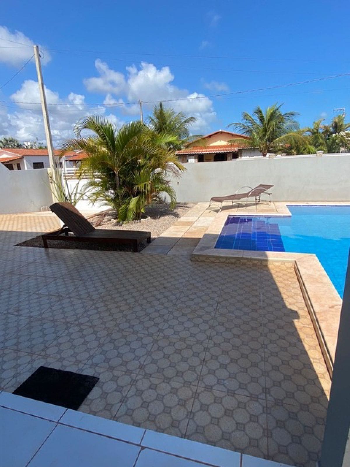 حمّام سباحة خارجي