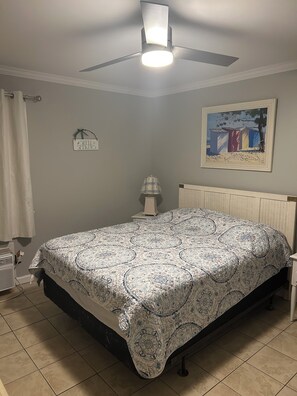 2 slaapkamers, een strijkplank/strijkijzer, gratis wifi, beddengoed