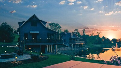 Cubby's Cove at Water's Edge Cabins