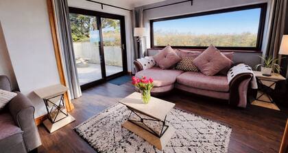 Ty Efail Cottage, Mountain Views & Secure Garden