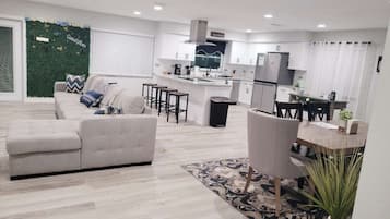 Smart TV, offices