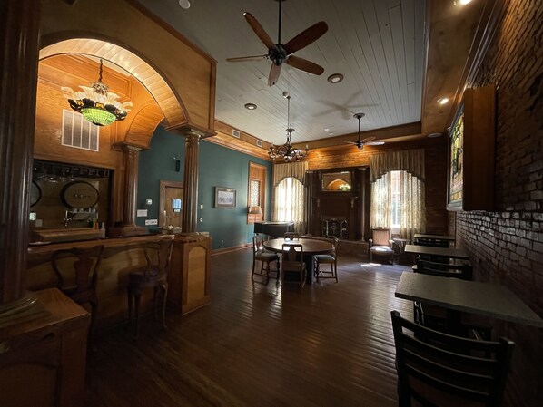 Bar (in der Unterkunft)