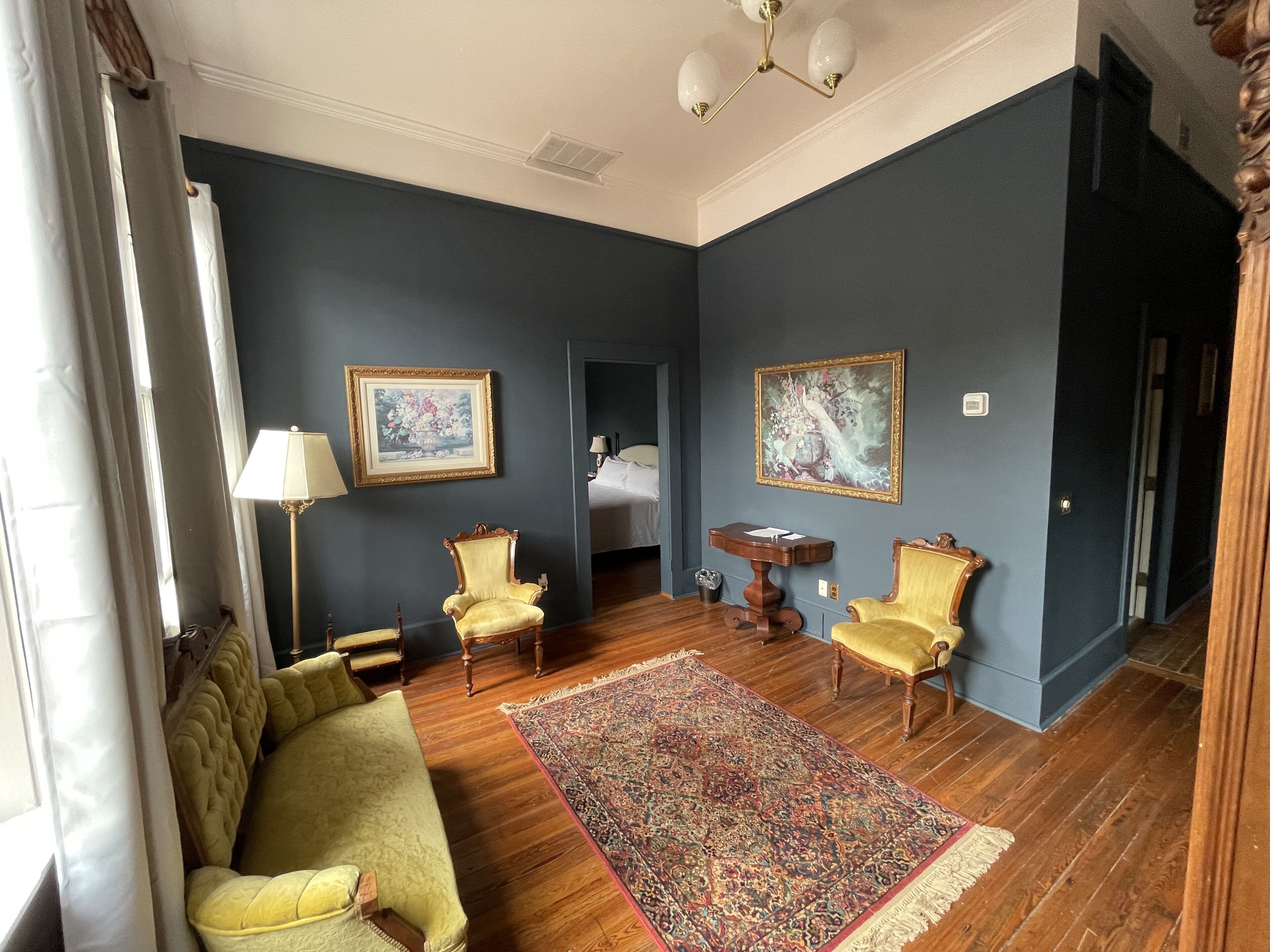 Deluxe Double Room | Ruang tamu | Pendiangan 