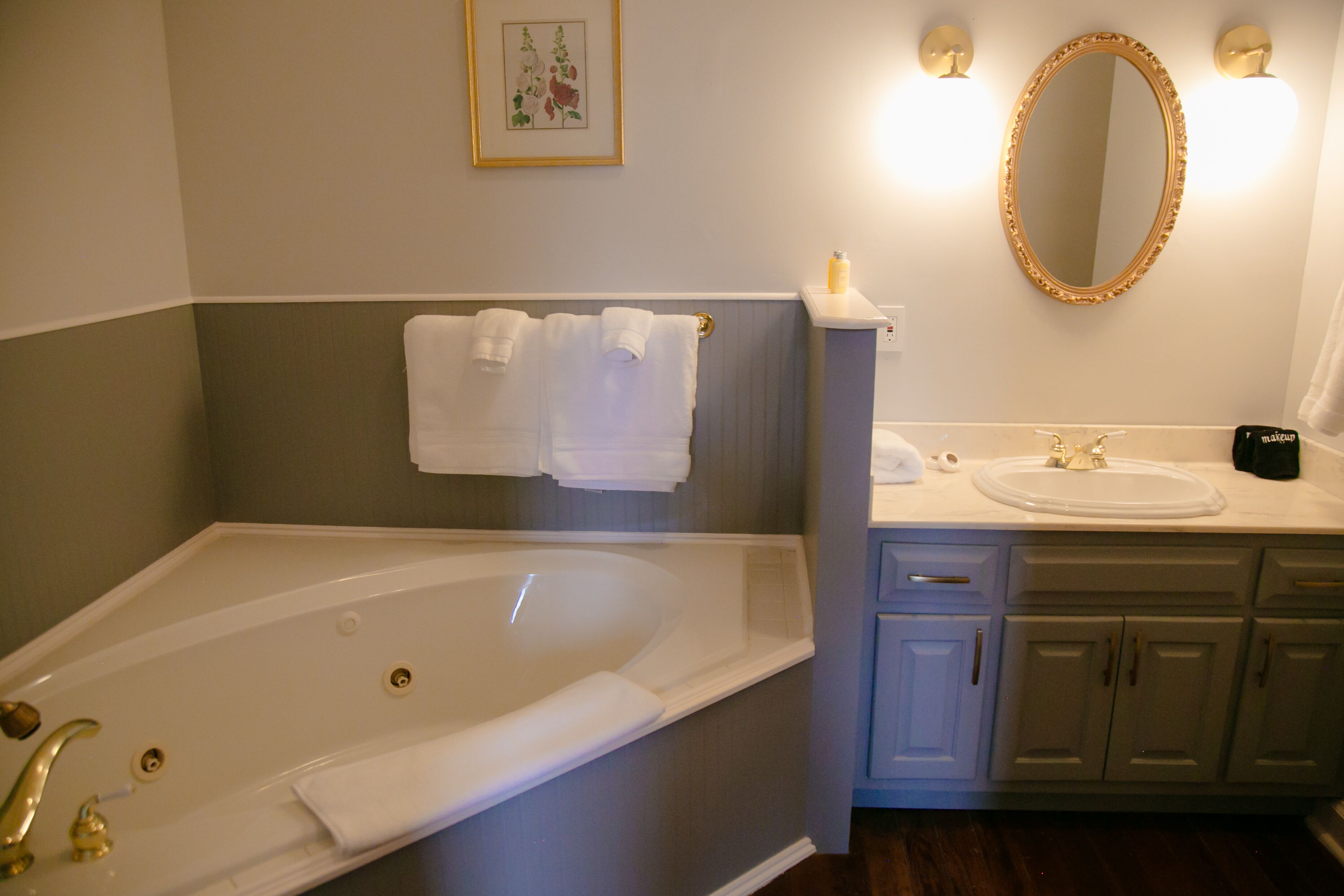 superior double room | bathroom | free toiletries, hair dryer, towels, soap
