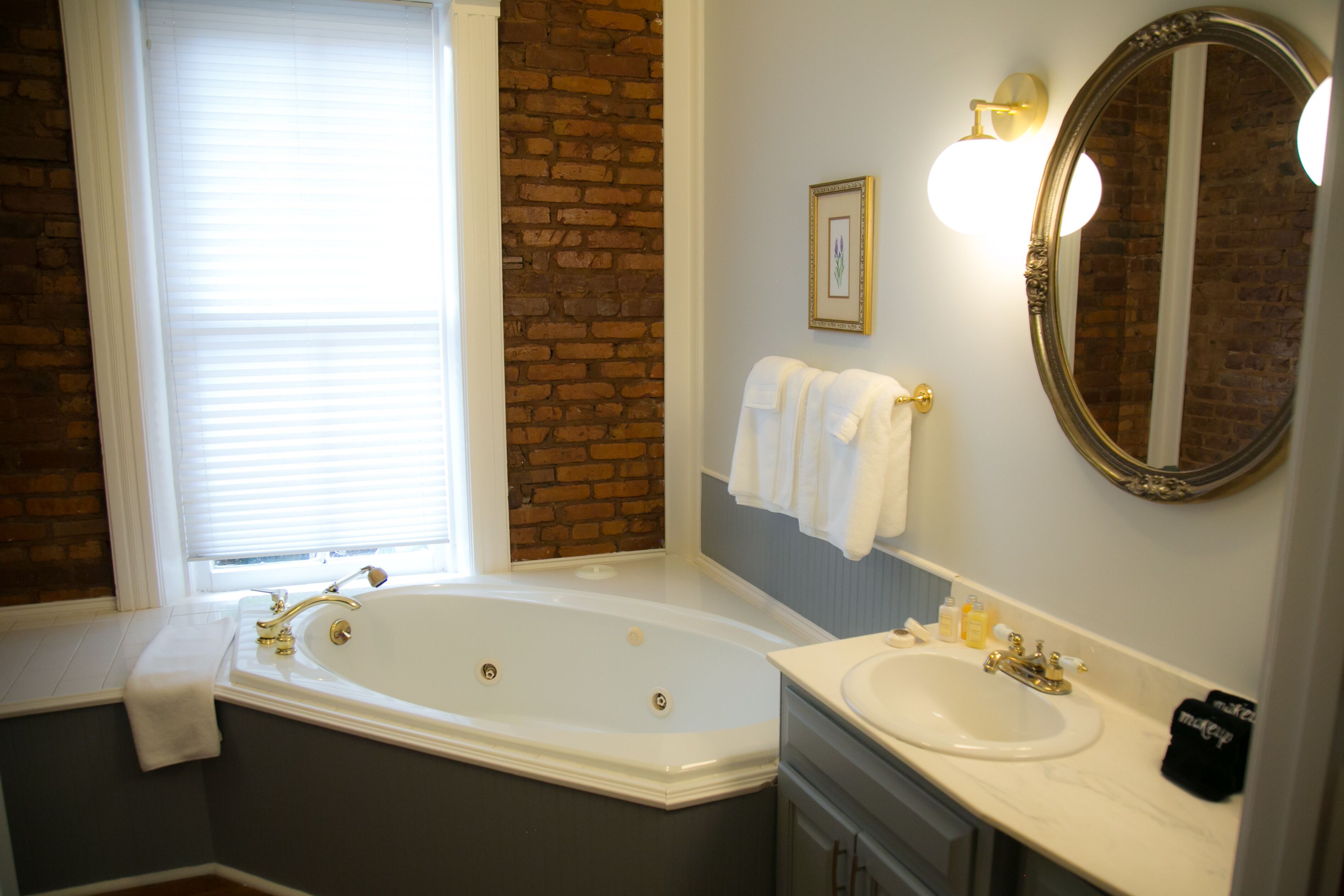 deluxe double room | bathroom | free toiletries, hair dryer, towels, soap