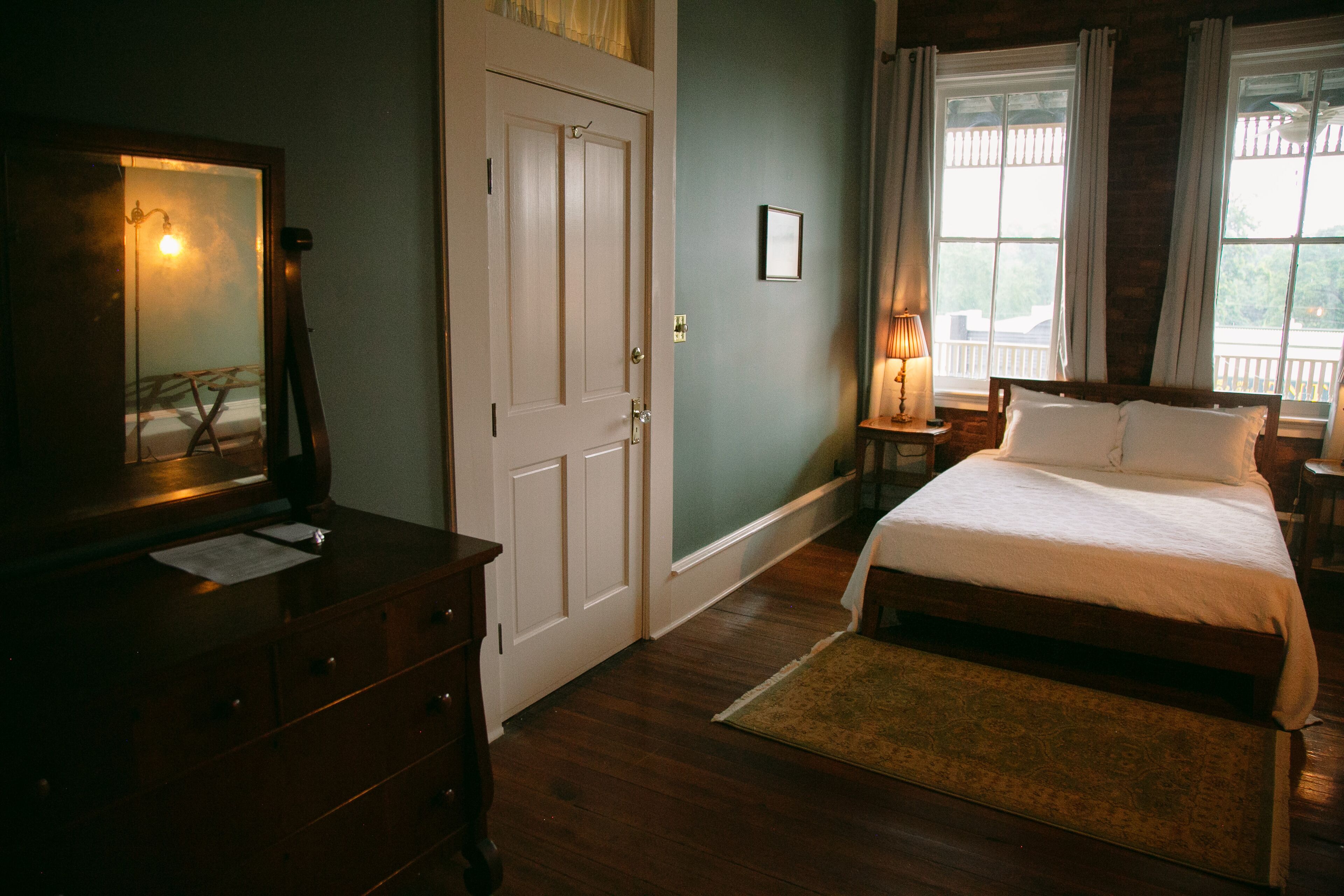 standard double room | 1 bedroom, blackout curtains, iron/ironing board, cots/infant beds