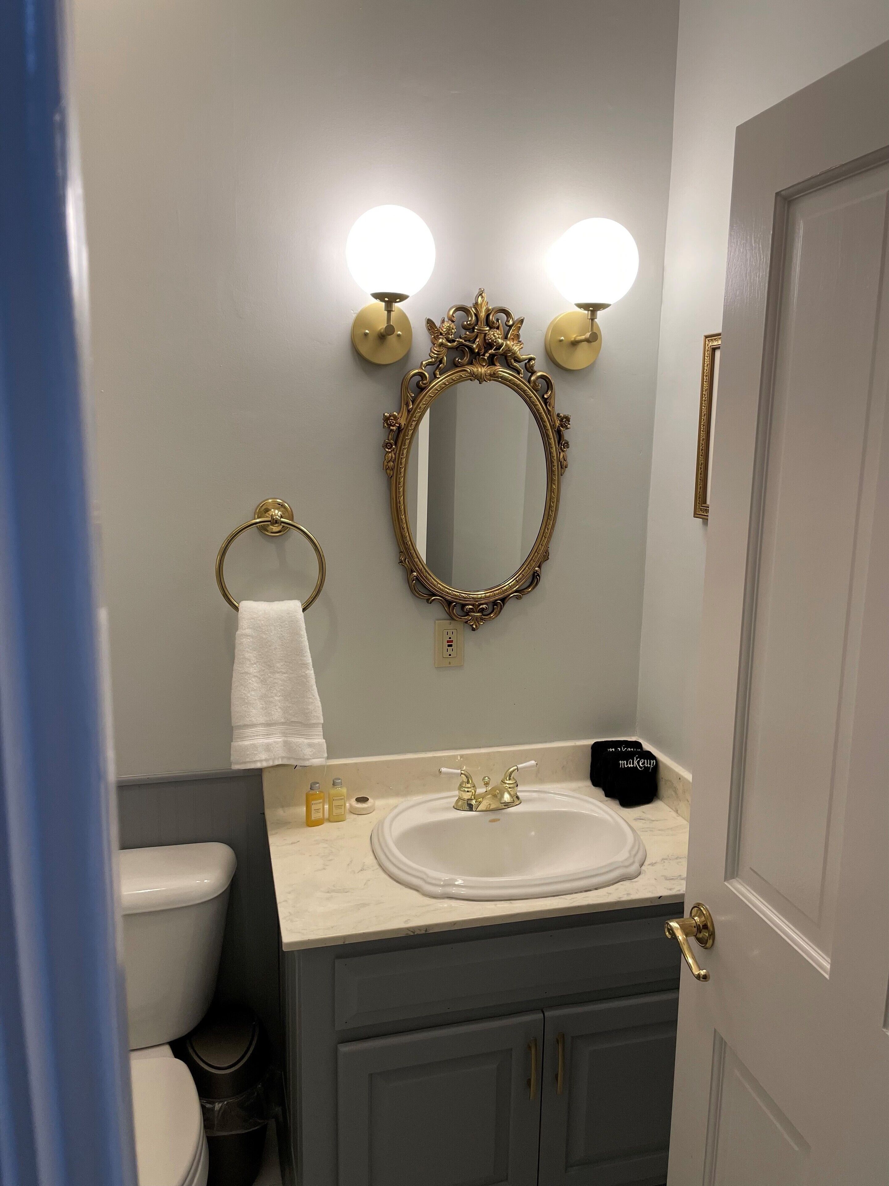 superior double room | bathroom | free toiletries, hair dryer, towels, soap