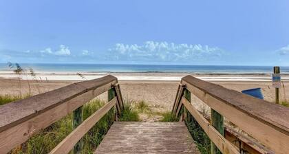 Tropical Beach Bungalow Down | Backyard | Grill | Across Street from Beach