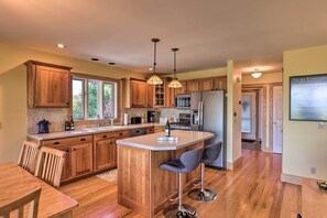 Fridge, microwave, stovetop, dishwasher - Finger Lakes Home w/ Private Pool & Lake Views! (Hammondsport)