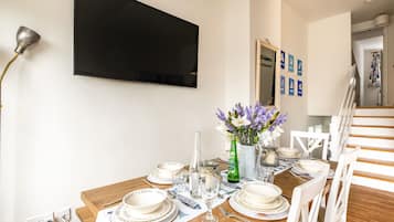 Cottage | Interior