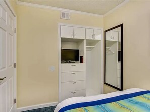 1 bedroom, iron/ironing board, free WiFi, bed sheets - Sea Shack! (Galveston)