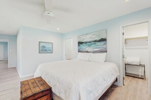 2 bedrooms, internet, bed sheets