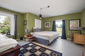 12 bedrooms, desk, iron/ironing board, free WiFi