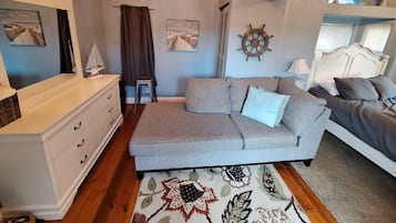 2 chambres, fer et planche à repasser, Wi-Fi gratuit, draps fournis