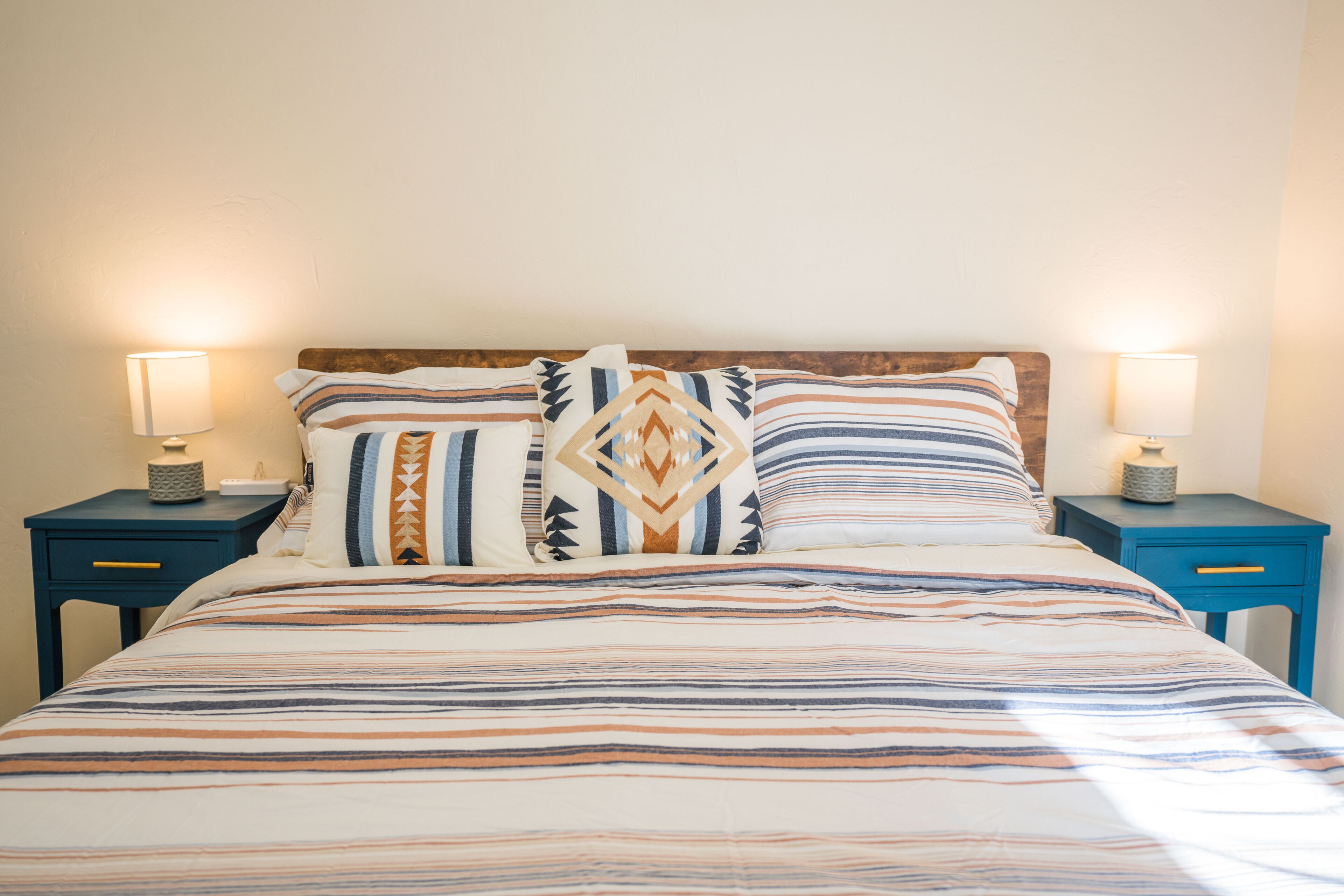 2 bedrooms, in-room safe, desk, iron/ironing board