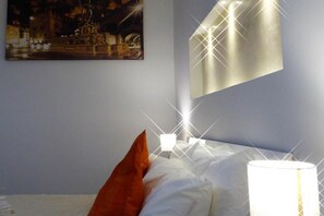 1 habitación, escritorio, tabla de planchar con plancha y wifi 