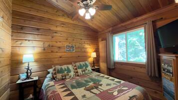 2 bedrooms, iron/ironing board, WiFi (free), bed sheets