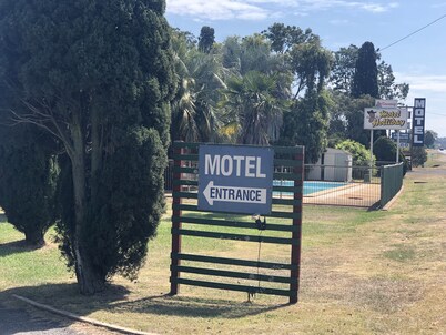 Y Motels Kingaroy