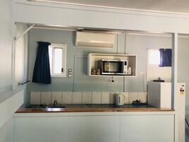 Quarto triplo básico | Cozinha privada | Chaleira elétrica