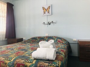 Deluxe Double Room | Desk, iron/ironing board, free WiFi, bed sheets - Y Motels Kingaroy (Kingaroy)