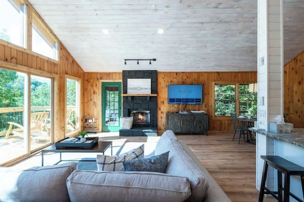 TV, fireplace, offices