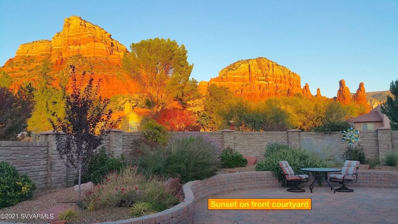 New Sedona Retreat with amazing Chapel Views!