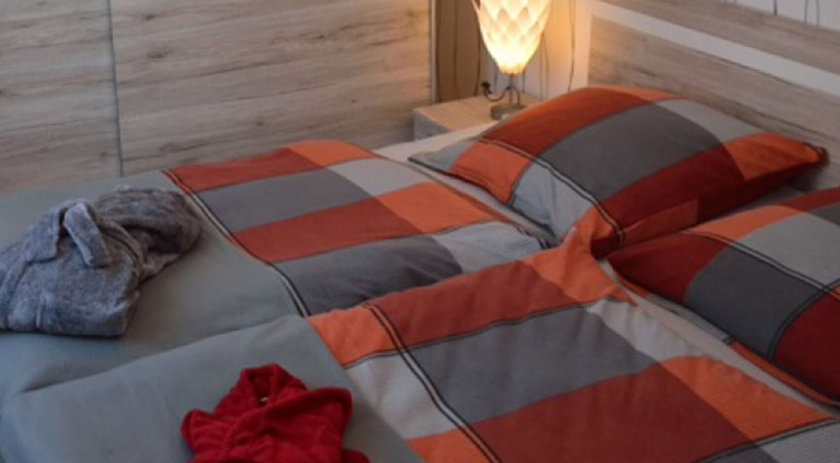 2 chambres, fer et planche à repasser, Wi-Fi gratuit, draps fournis