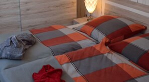 2 bedrooms, iron/ironing board, free WiFi, bed sheets