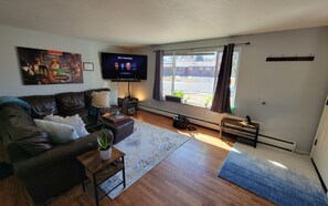 TV connectée, jeux vidéo, lecteur de DVD, table de tennis de table