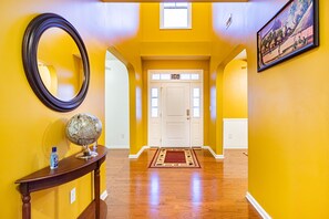 Interior - ✨ Spacious 5BR Work From Home Haven ✨ (Fayetteville)