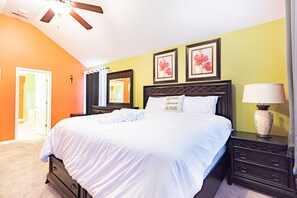 5 bedrooms, iron/ironing board, free WiFi, bed sheets - ✨ Spacious 5BR Work From Home Haven ✨ (Fayetteville)