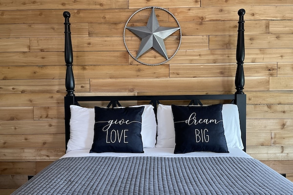 1 dormitorio, escritorio, wifi gratis y ropa de cama