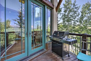 Terrace/patio - Upscale Ski-In/Ski-Out Escape w/ Deck + Grill (Mountain Village)