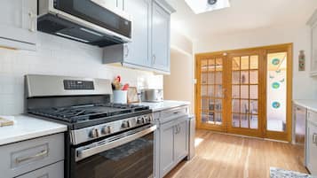 House (3 Bedrooms) | Property amenity