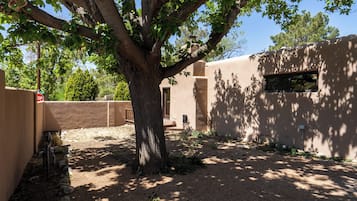 House (3 Bedrooms) | Property amenity