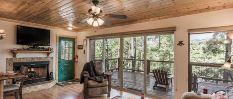 Studio (2 Bedrooms) | Front of property