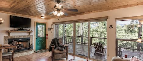 Studio (2 Bedrooms) | Front of property