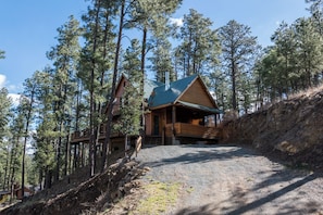 Studio (2 Bedrooms) | Property amenity